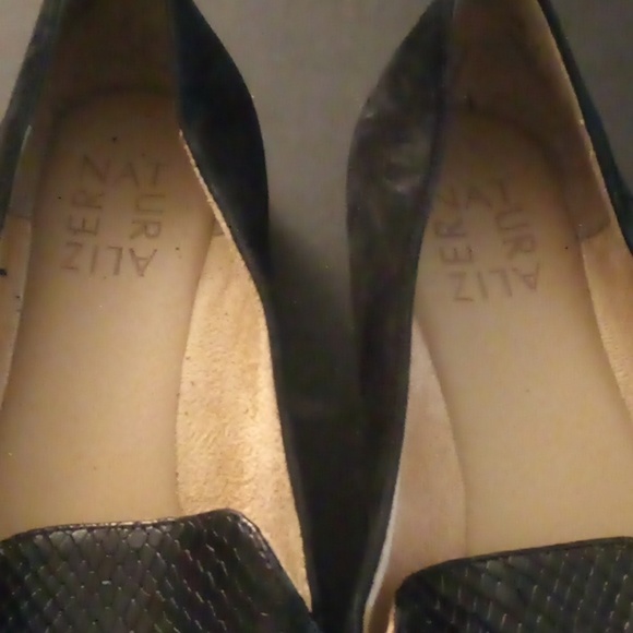 Naturalizer Black Pumps _ Size 6.5 - Picture 3 of 8